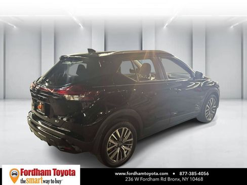 Used 2023 Nissan Kicks SV FWD image 7