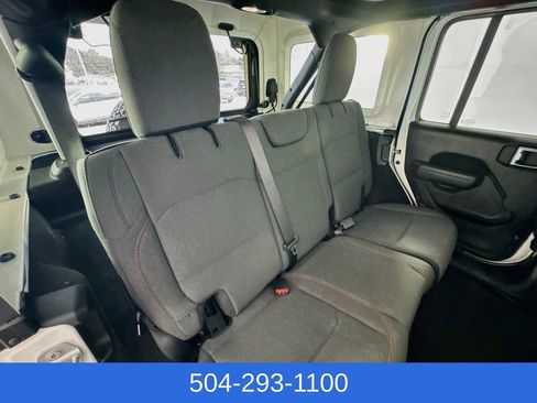 Used 2026 Jeep Wrangler Unlimited Rubicon AWD/4WD image 27