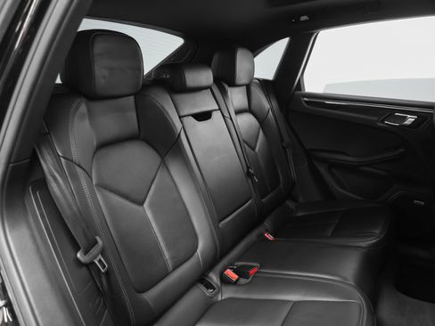Certified 2020 Porsche Macan AWD/4WD image 23