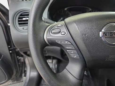 Used 2019 Nissan Pathfinder S AWD/4WD image 16