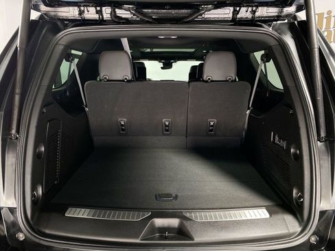 Used 2023 Chevrolet Suburban High Country w/ Advanced Technology Package AWD/4WD image 24