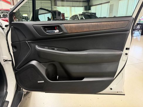 Used 2016 Subaru Outback 2.5i Limited AWD/4WD image 18