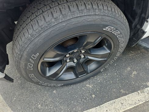 Used 2021 RAM 1500 Big Horn AWD/4WD image 4