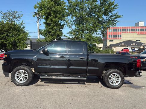Used 2018 Chevrolet Silverado 1500 Custom w/ Custom Value Package AWD/4WD image 6