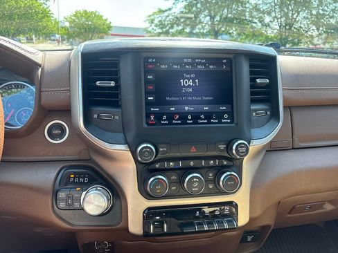 Used 2020 RAM 1500 Laramie AWD/4WD image 17
