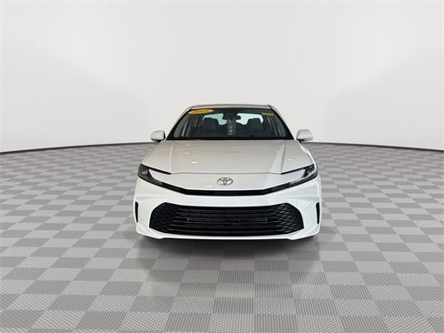 Used 2025 Toyota Camry LE image 4