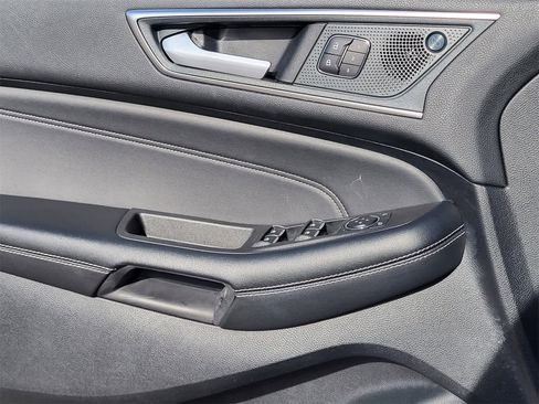 Used 2024 Ford Edge Titanium image 20