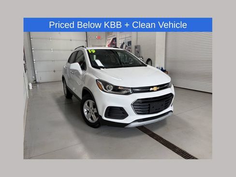 Used 2019 Chevrolet Trax LT w/ LT Convenience Package FWD image 1