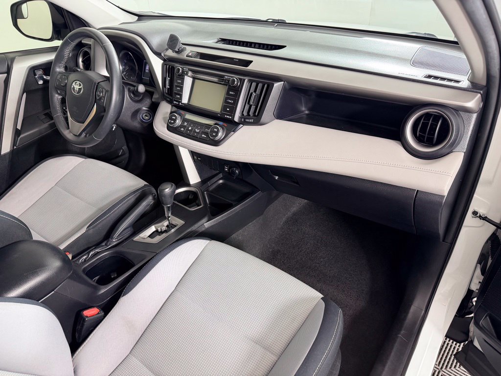 Used 2016 Toyota RAV4 XLE FWD image 30