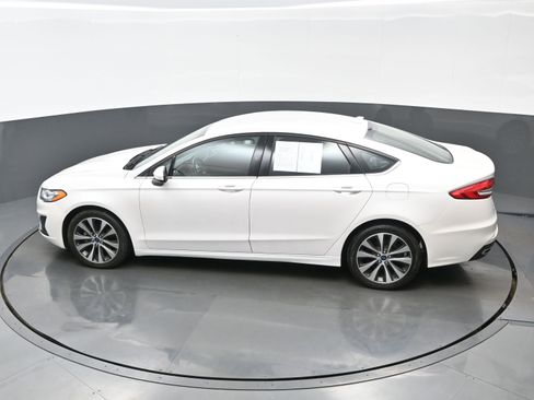 Used 2019 Ford Fusion SE image 34