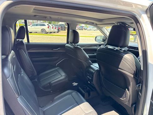 Used 2021 Jeep Grand Cherokee L Limited AWD/4WD image 12