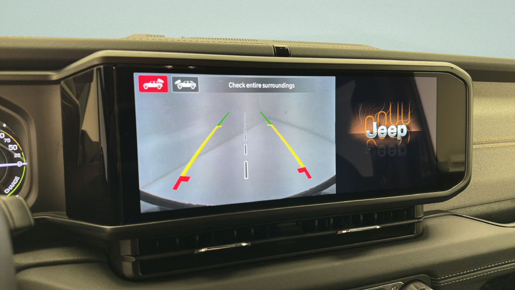 Used 2024 Jeep Wrangler Unlimited Sahara w/ Technology Group AWD/4WD image 19