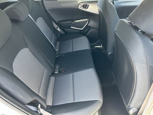 Certified 2025 Kia Soul LX w/ LX Technology Package FWD image 12