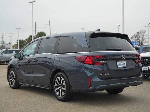 Certified 2026 Honda Odyssey EX-L image 4