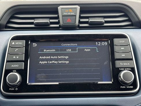 Used 2025 Nissan Versa SV w/ Trunk Package image 22