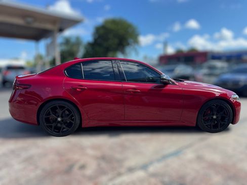 Used 2019 Alfa Romeo Giulia w/ Nero Edizione image 12