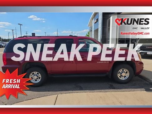 Used 2007 GMC Yukon XL 2500 SLT w/ SLT Preferred Equipment Group AWD/4WD image 4