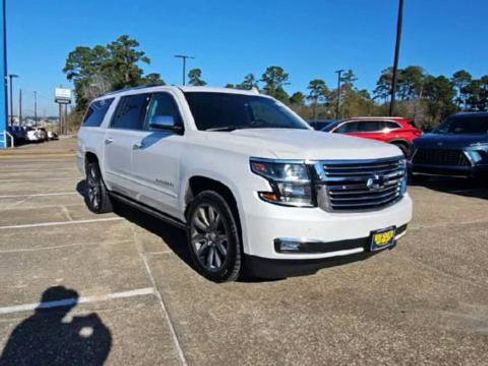 Certified 2019 Chevrolet Suburban Premier image 2