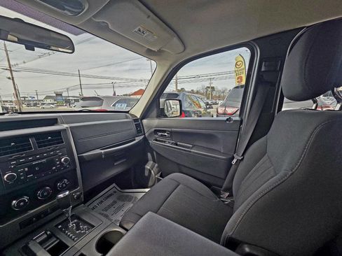 Used 2012 Jeep Liberty Sport image 19