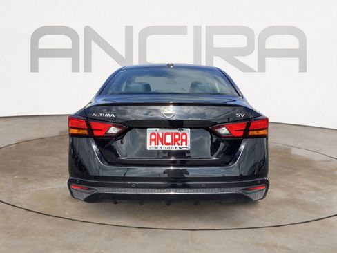 Used 2024 Nissan Altima 2.5 SV FWD image 13