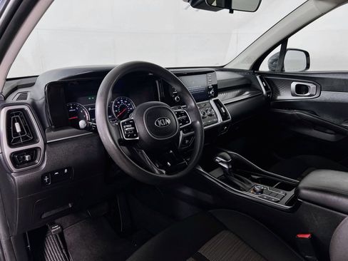 Used 2021 Kia Sorento LX AWD/4WD image 9