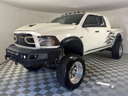 Used 2018 RAM 2500 Limited AWD/4WD image 2