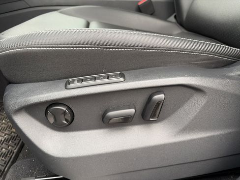 Used 2023 Volkswagen Atlas Cross Sport SEL R-Line image 11