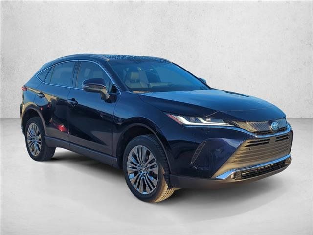 Certified 2023 Toyota Venza XLE AWD/4WD image 3