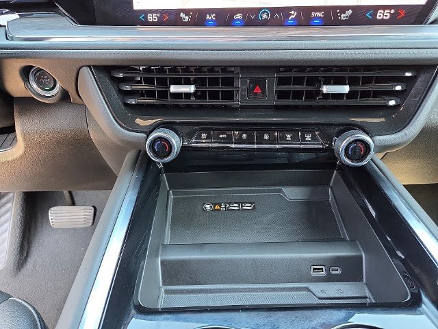 Certified 2025 Chevrolet Suburban LT AWD/4WD image 25