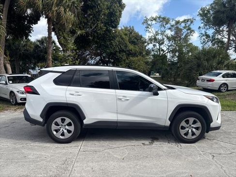 Used 2020 Toyota RAV4 LE image 6