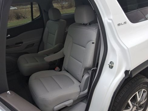 Used 2023 GMC Acadia SLE w/ Driver Convenience Package image 28