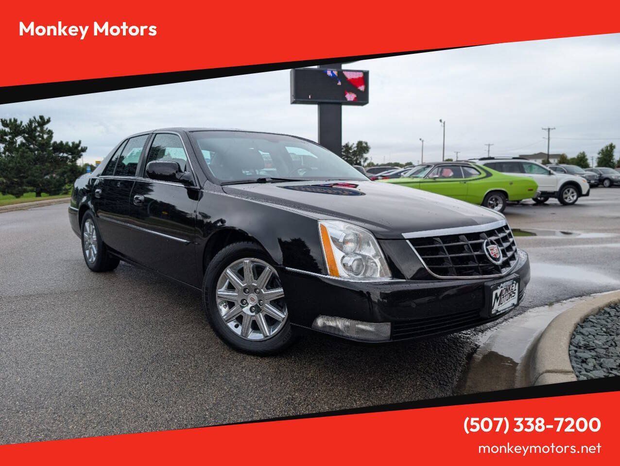 Used 2011 Cadillac DTS Premium FWD image 1