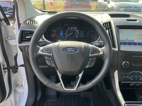 Used 2020 Ford Edge SEL image 29