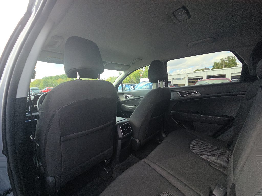Used 2025 Kia Sportage LX FWD image 25