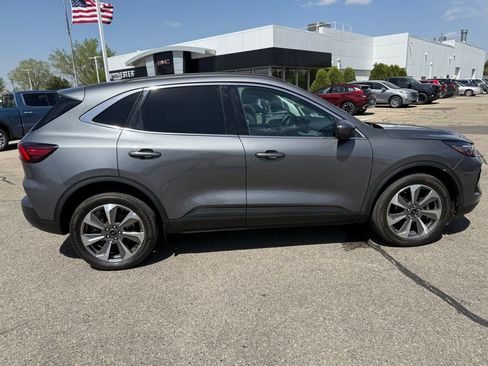 Used 2023 Ford Escape Platinum AWD/4WD image 10