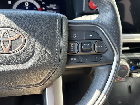Used 2026 Toyota 4Runner TRD Off-Road Premium AWD/4WD image 11