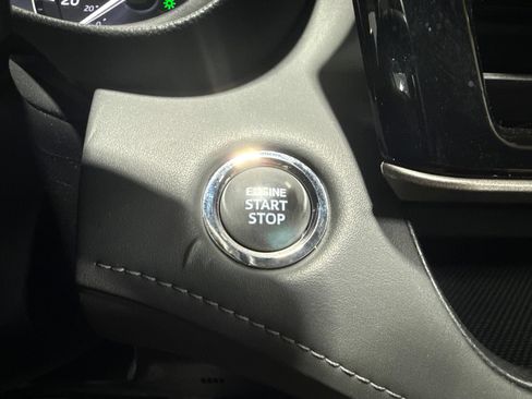 Used 2023 Toyota Highlander L FWD image 25