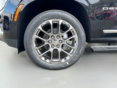 New 2026 GMC Yukon Denali w/ Sun & Power Step Package AWD/4WD image 34