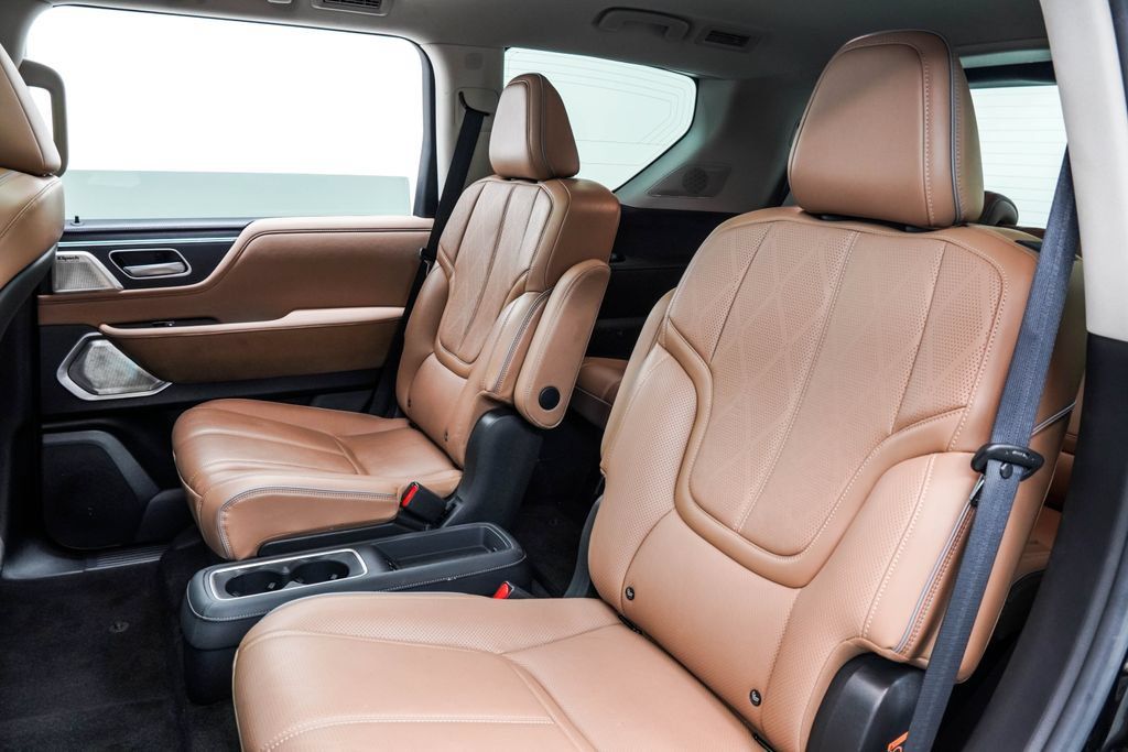 Used 2025 INFINITI QX80 Sensory AWD/4WD image 19