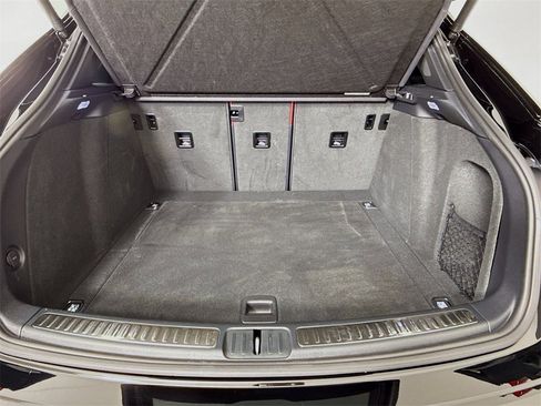 Used 2025 Porsche Macan image 29