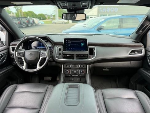 Used 2024 Chevrolet Tahoe Z71 w/ Luxury Package AWD/4WD image 2