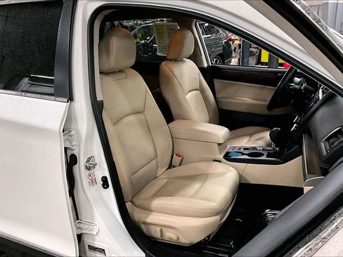 Used 2019 Subaru Outback 2.5i Limited image 9