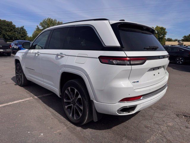Used 2023 Jeep Grand Cherokee Overland w/ Luxury Tech Group IV AWD/4WD image 4