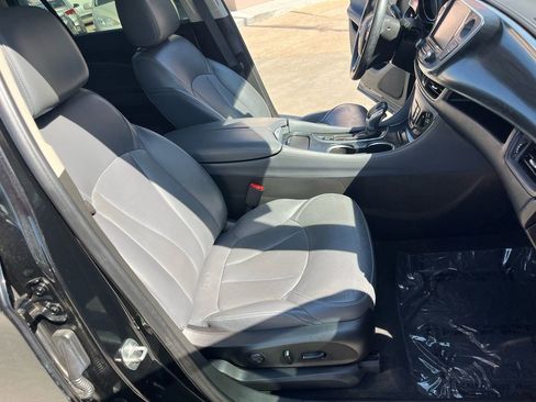 Used 2019 Buick Envision Essence AWD/4WD image 24