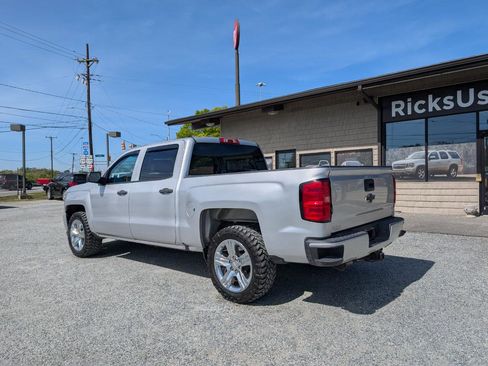 Used 2018 Chevrolet Silverado 1500 Custom image 9