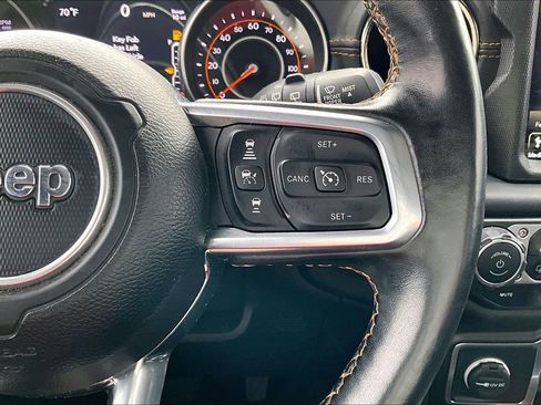 Used 2021 Jeep Wrangler Unlimited Sahara AWD/4WD image 19
