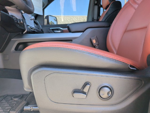 Used 2026 RAM 1500 4x4 Crew Cab image 13