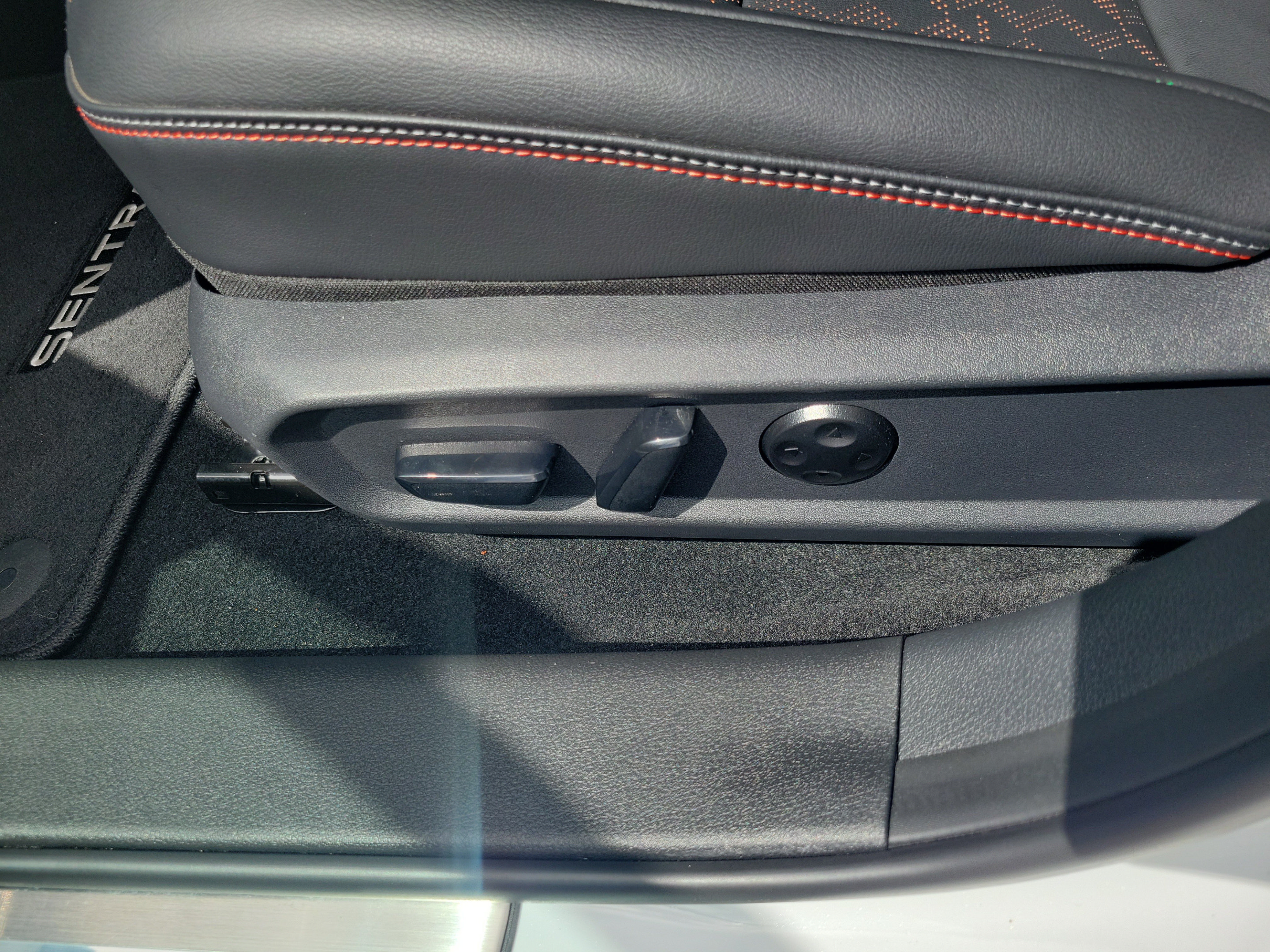 Certified 2026 Nissan Sentra SR w/ SR Premium Package FWD image 15