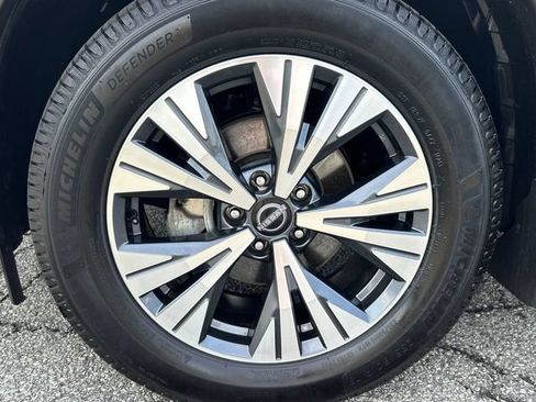 Certified 2023 Nissan Rogue SV w/ SV Premium B Package AWD/4WD image 10
