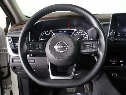 Used 2022 Nissan Rogue SV AWD/4WD image 34